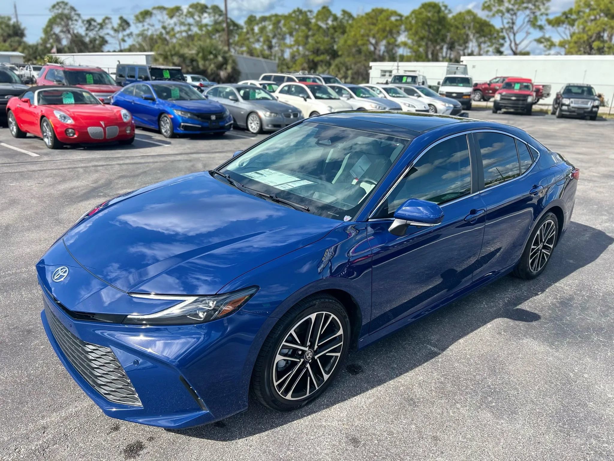 Used 2025 Toyota Camry XLE image 10