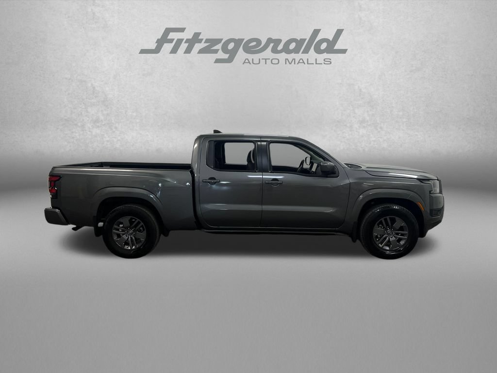 Used 2025 Nissan Frontier SV w/ Tow Package RWD image 7