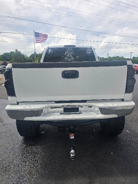 Used 2004 Chevrolet Silverado 2500 LT AWD/4WD image 3