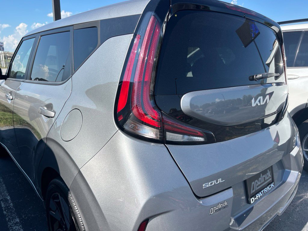 Used 2023 Kia Soul GT-Line FWD image 9