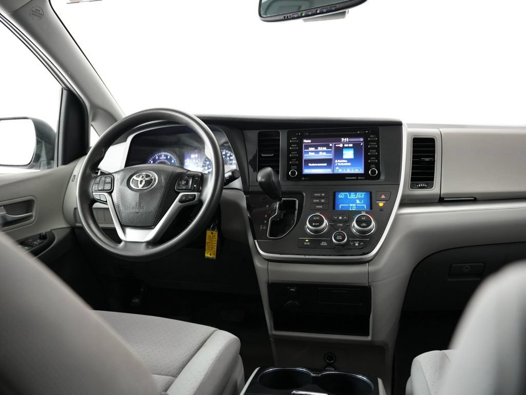 Used 2020 Toyota Sienna LE FWD image 10