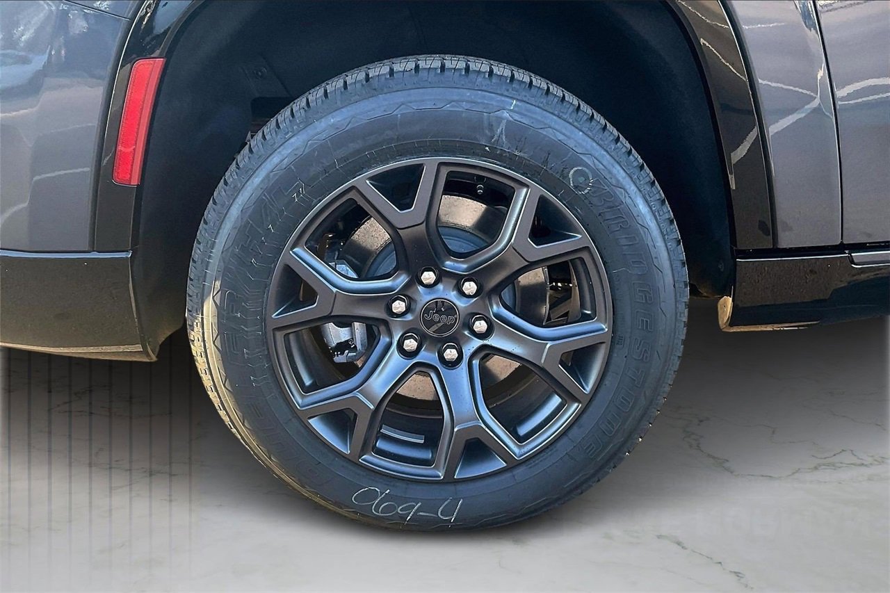 New 2026 Jeep Grand Wagoneer L Limited w/ Premium Group II image 38