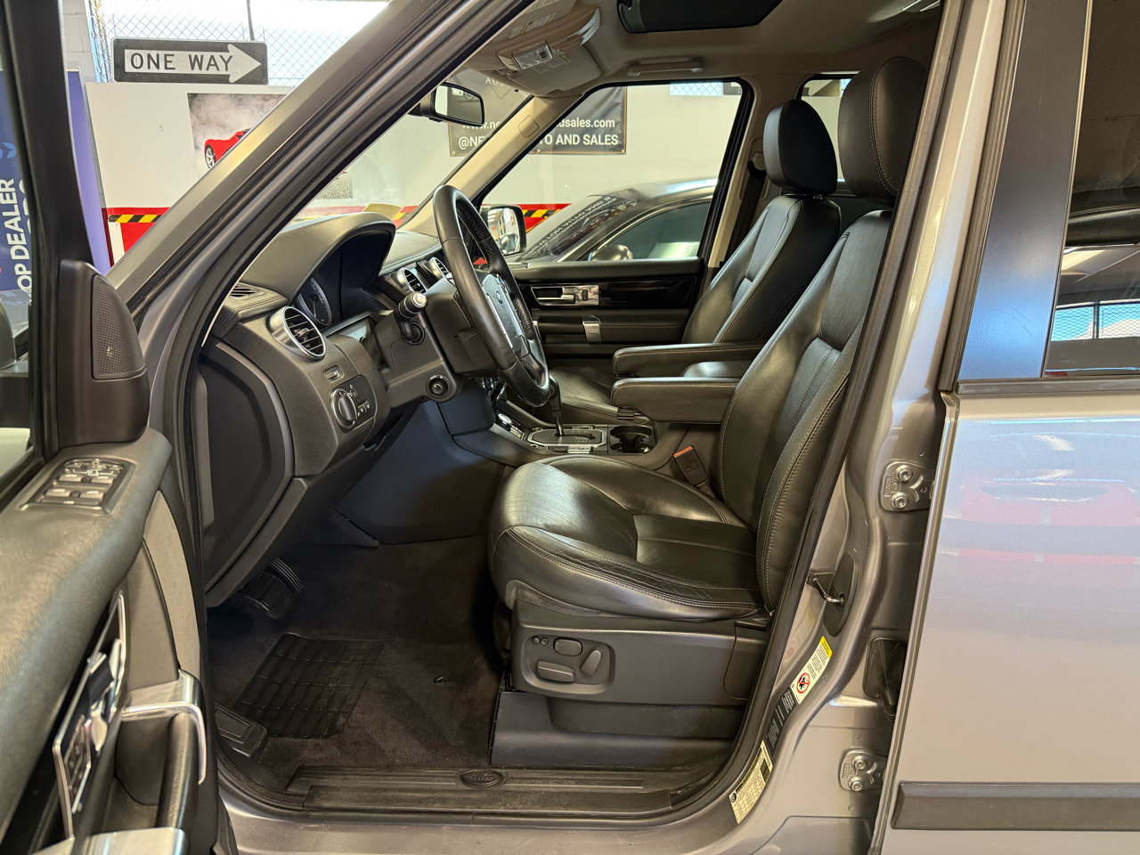 Used 2012 Land Rover LR4 HSE LUX image 25