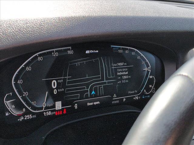 Used 2021 BMW 530e xDrive w/ Convenience Package image 11