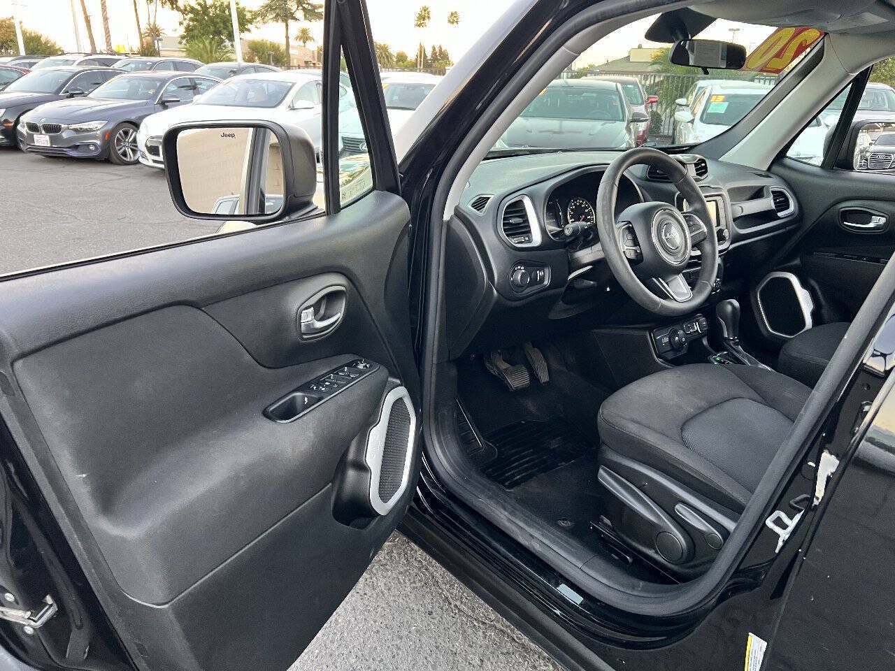 Used 2020 Jeep Renegade Sport w/ Sport Appearance Group AWD/4WD image 7
