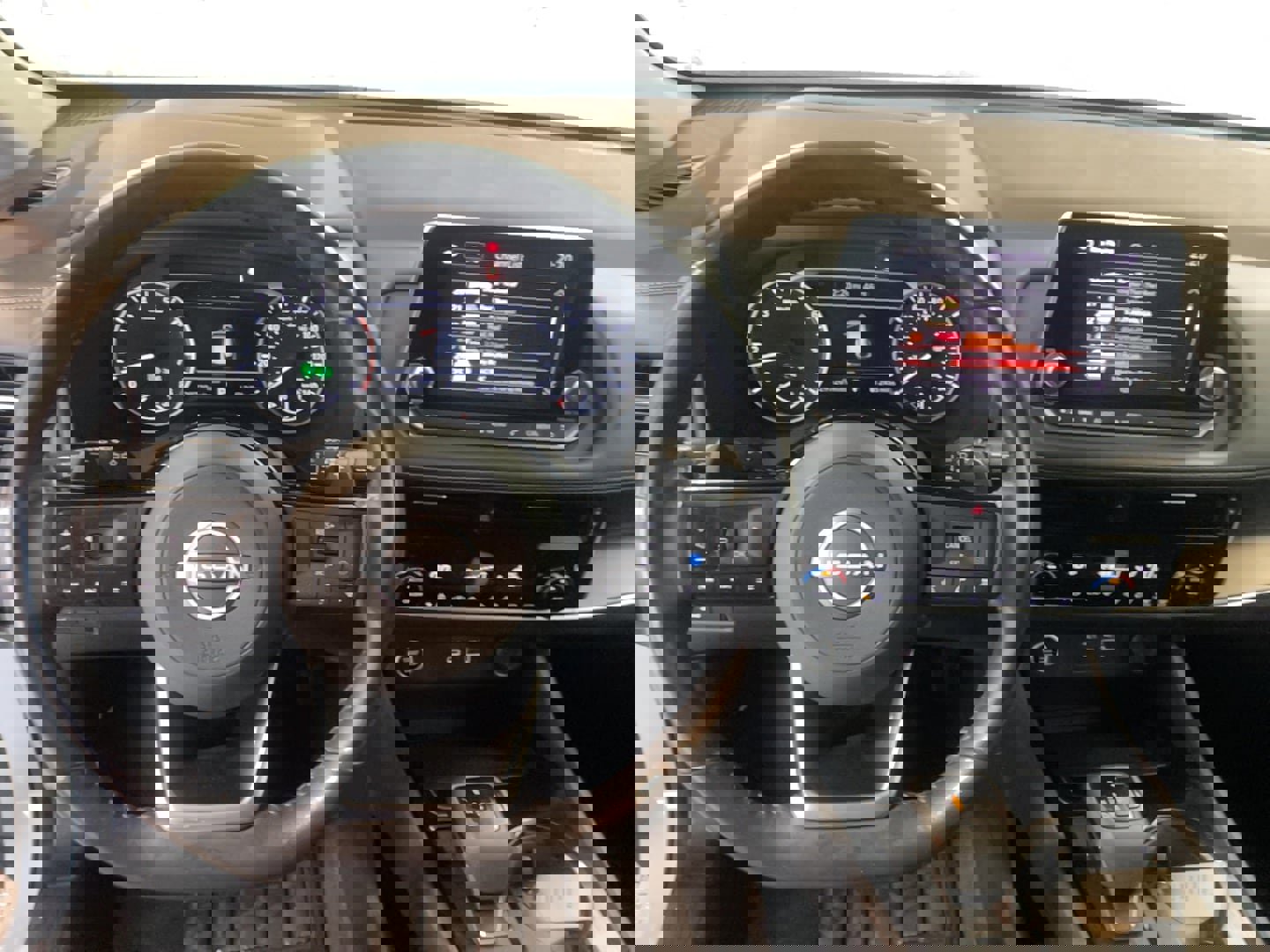 Used 2022 Nissan Rogue SV w/ SV Premium Package image 13