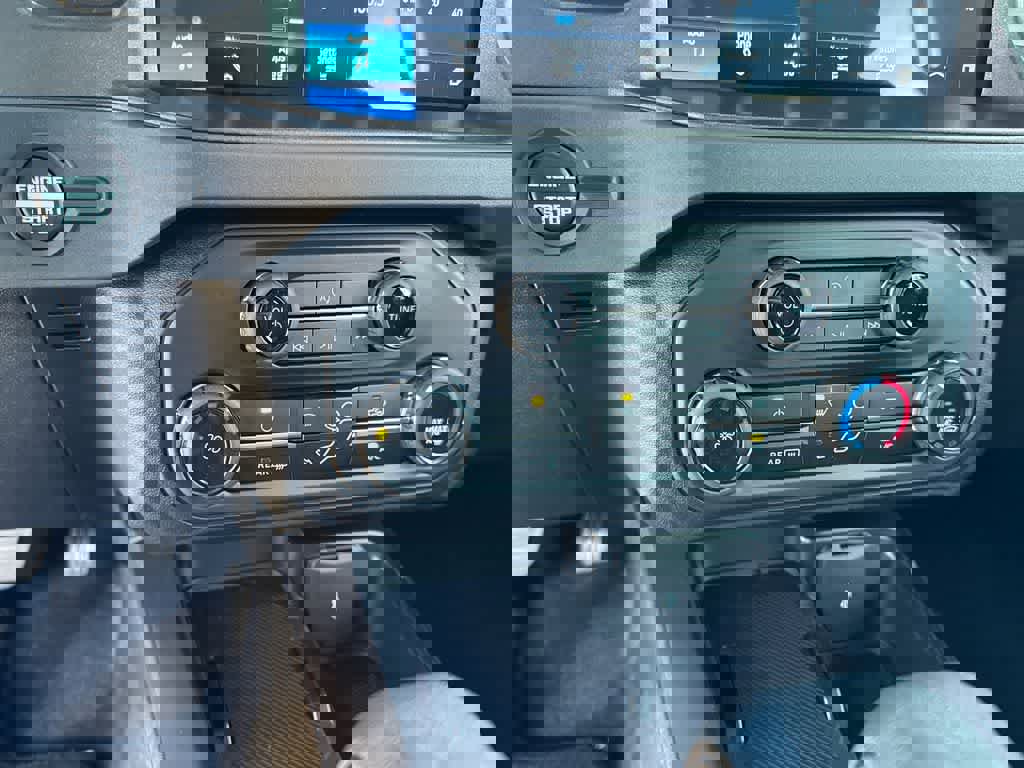 New 2025 Ford Bronco 4-Door image 28