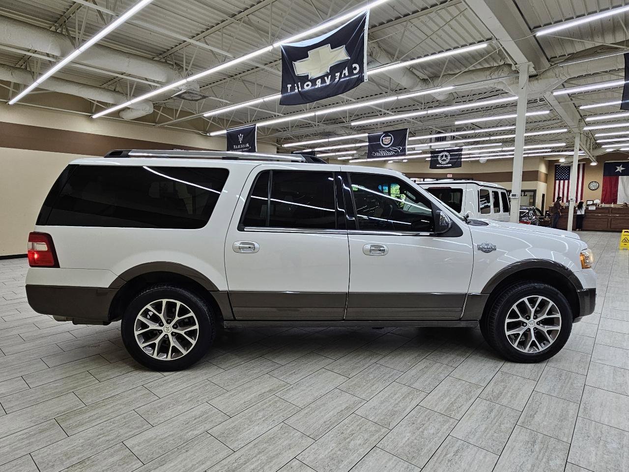Used 2015 Ford Expedition EL King Ranch RWD image 5