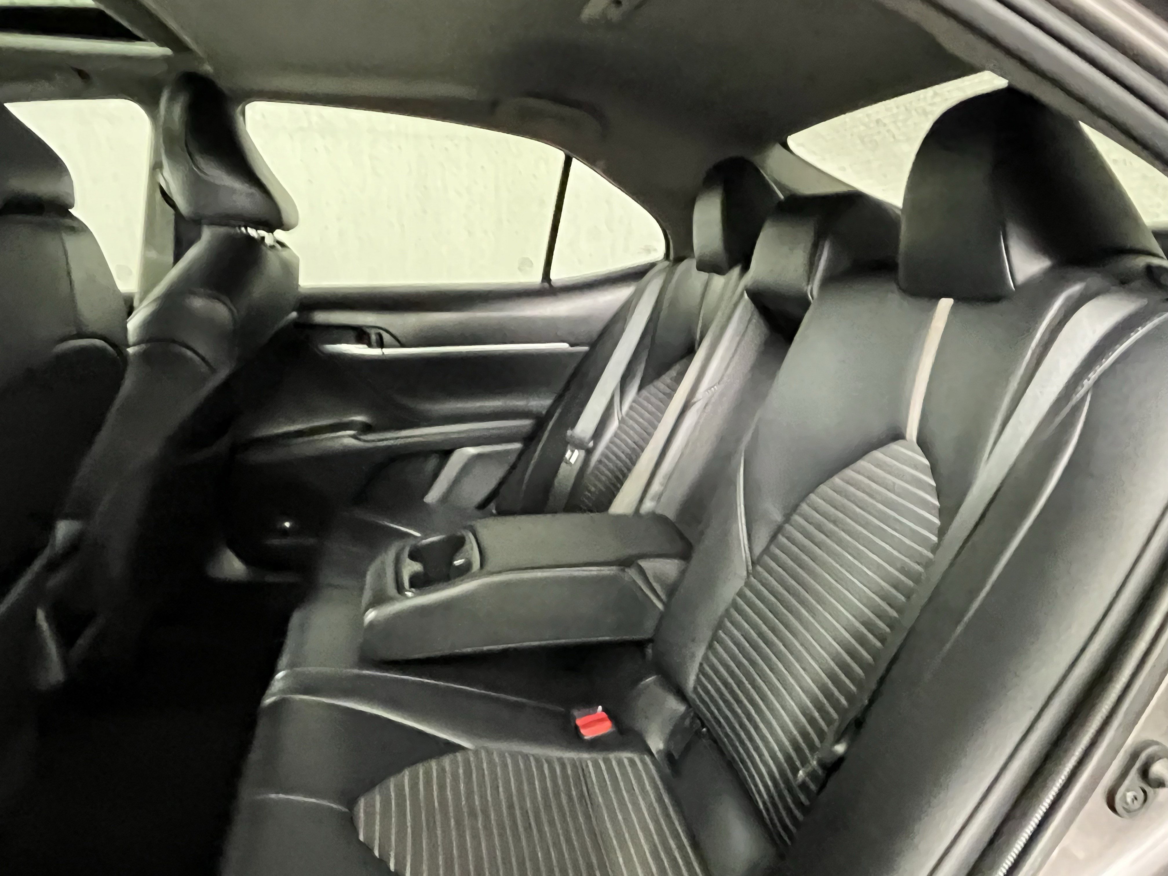 Used 2023 Toyota Camry SE image 14