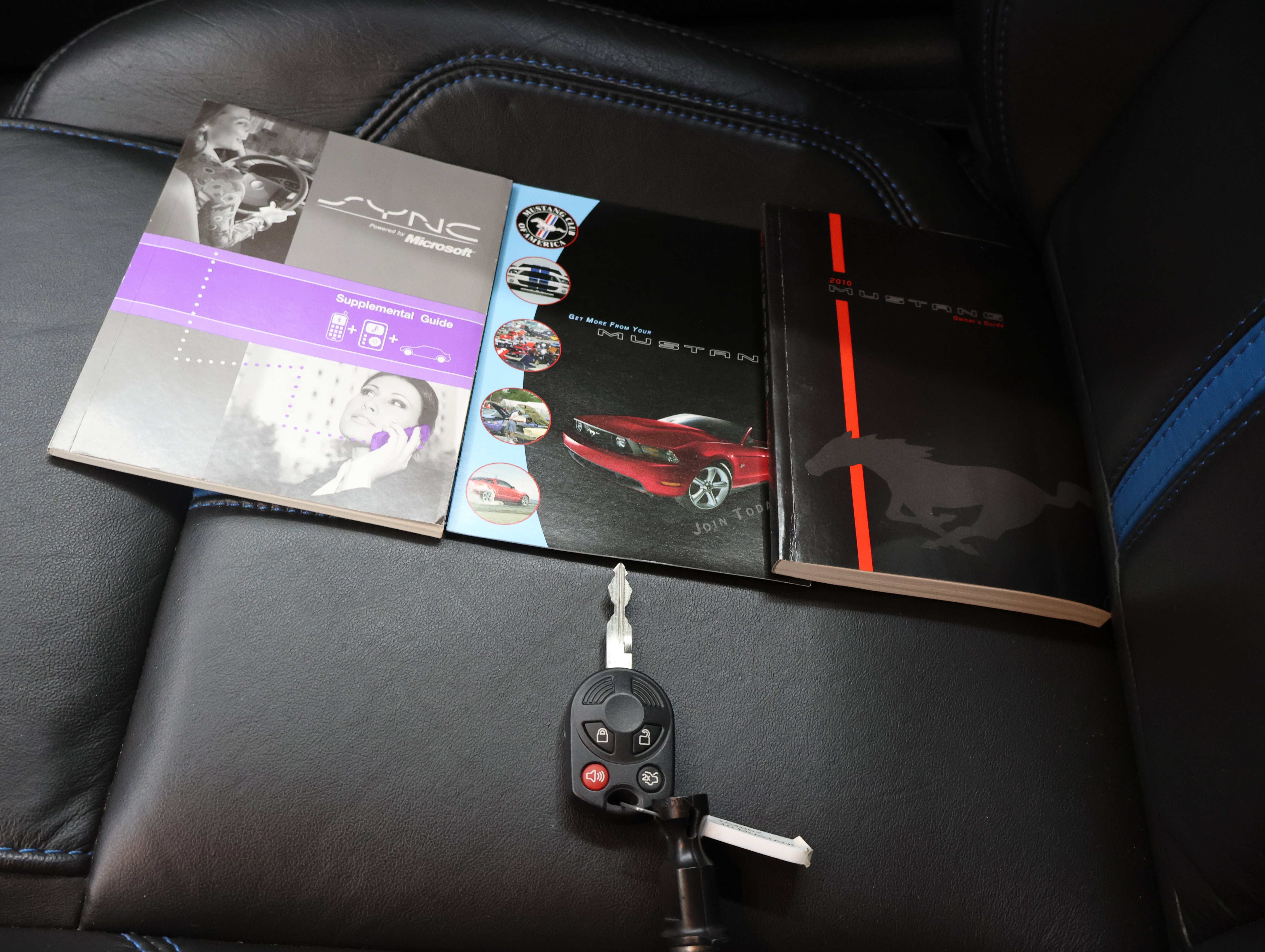 Used 2010 Ford Mustang GT Premium RWD image 43