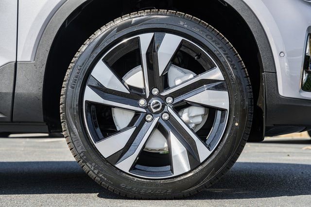 Used 2026 Volvo XC40 B5 Plus w/ Protection Package Premier AWD/4WD image 15