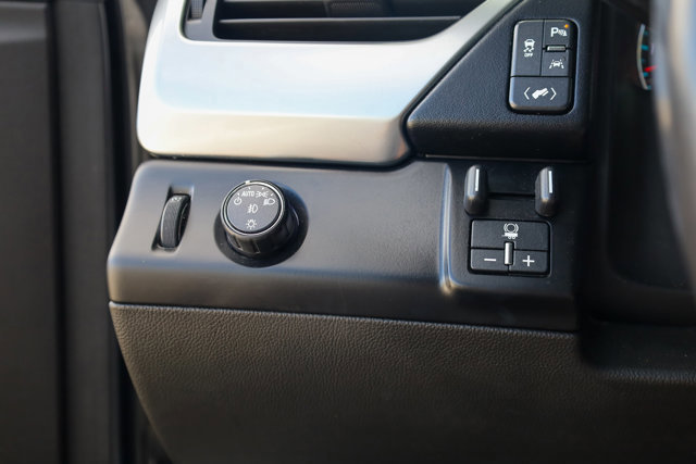 Used 2018 Chevrolet Tahoe LT w/ LT Signature Package image 18