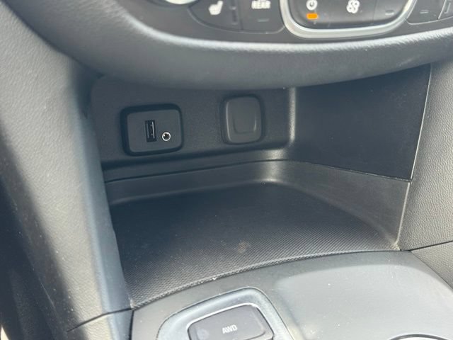 Used 2018 Chevrolet Equinox LT AWD/4WD image 19