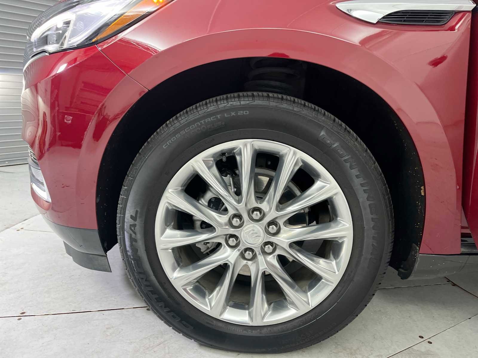 Used 2020 Buick Enclave Premium w/ Sun and Sites Package image 25