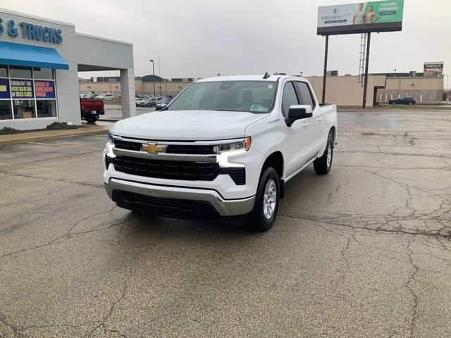 Used 2025 Chevrolet Silverado 1500 LT AWD/4WD image 2
