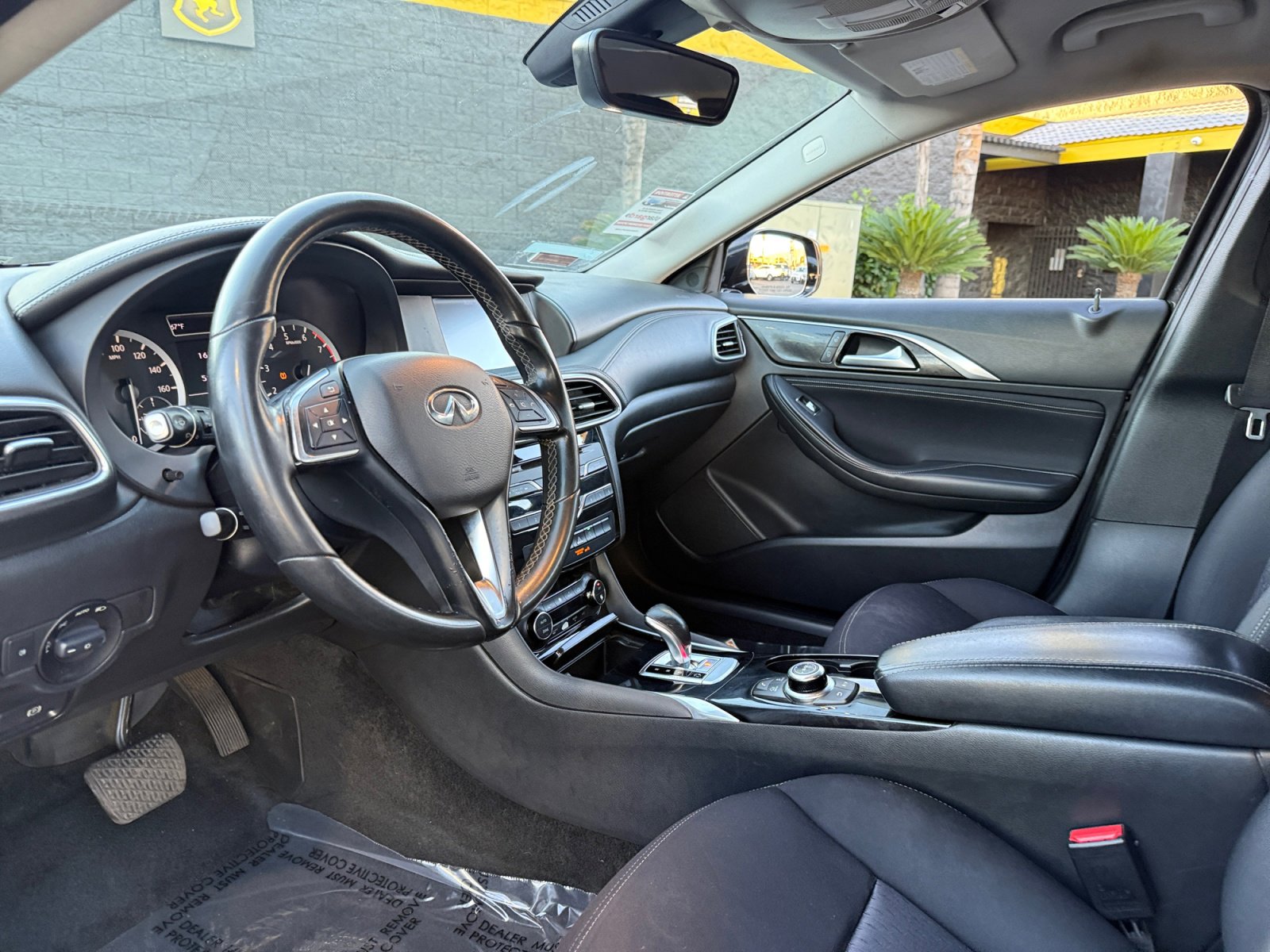 Used 2019 INFINITI QX30 image 15