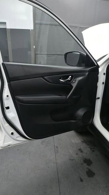 Used 2019 Nissan Rogue SV AWD/4WD image 18