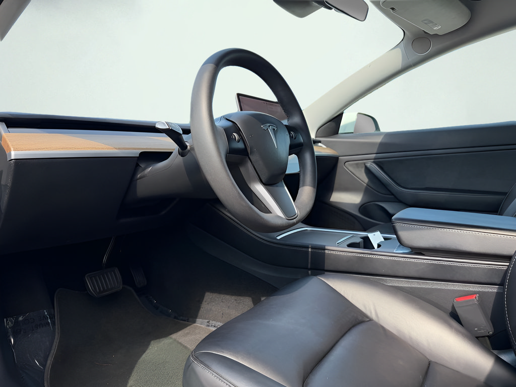 Used 2021 Tesla Model 3 Standard Range Plus RWD image 2