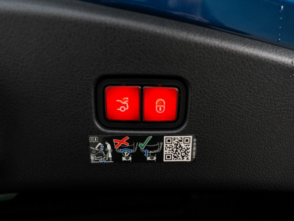 Used 2024 Mercedes-Benz CLE 53 AMG 4MATIC image 35