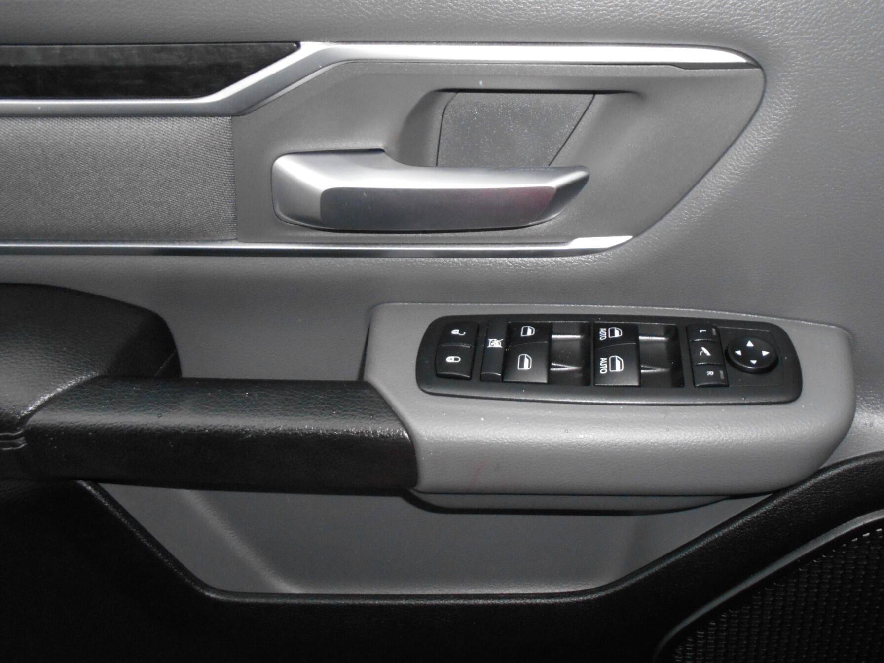 Certified 2019 RAM 1500 Big Horn AWD/4WD image 16