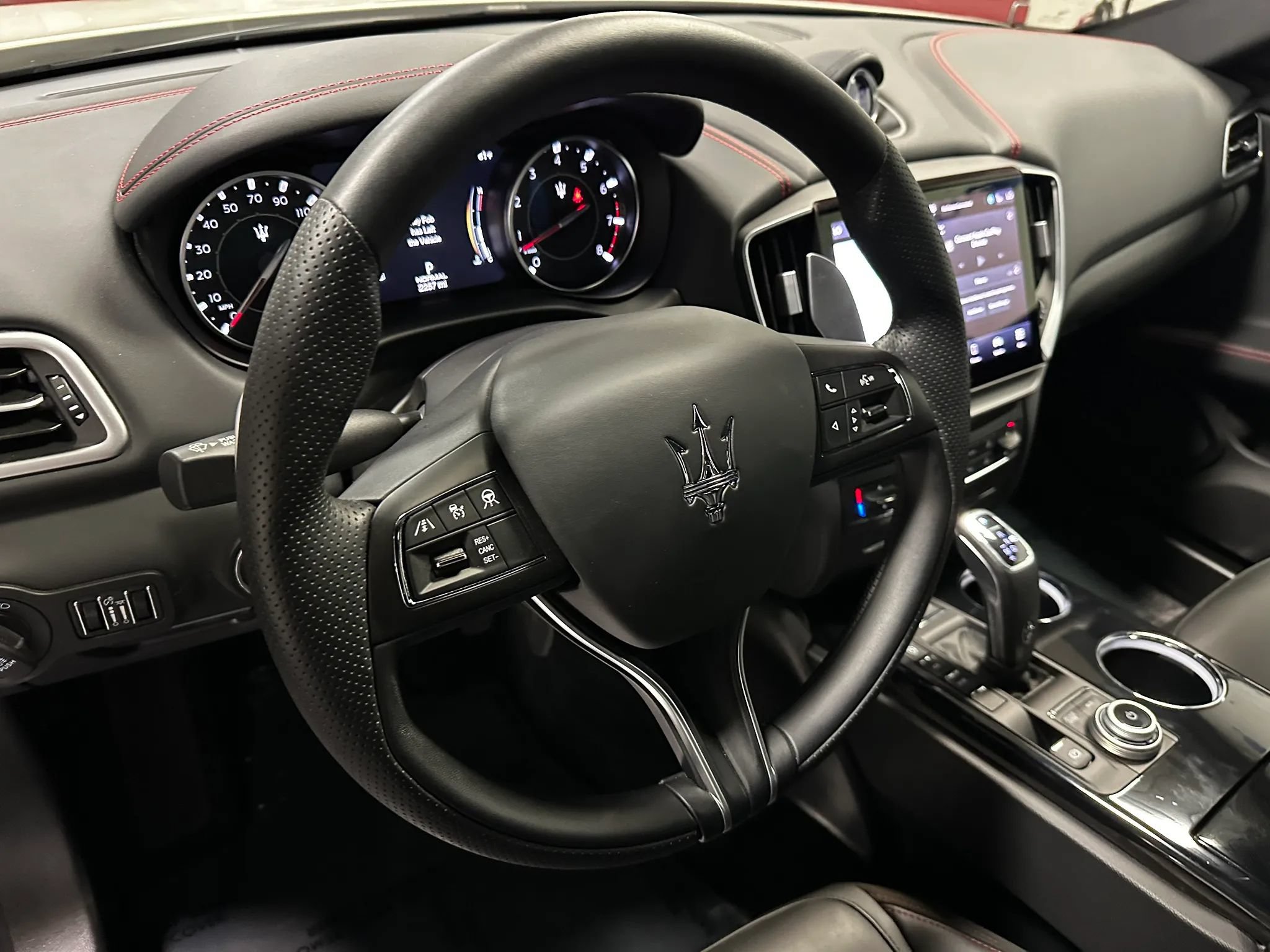 Used 2024 Maserati Ghibli Modena Q4 AWD/4WD image 9