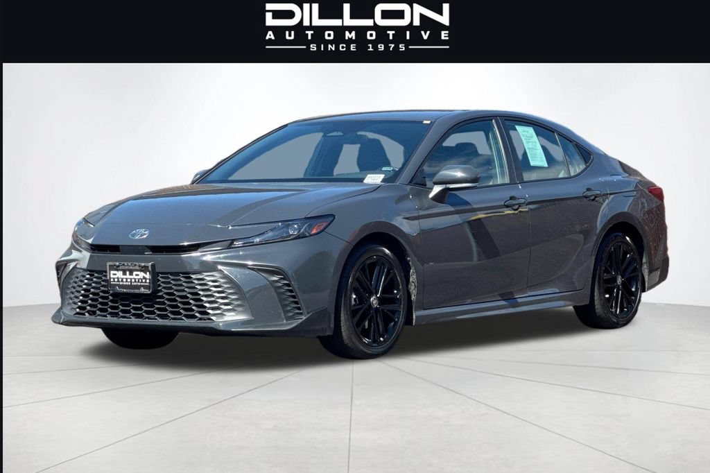Used 2025 Toyota Camry SE FWD image 8