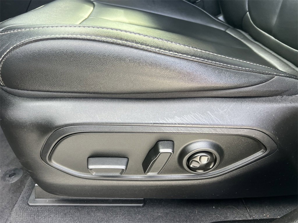 Used 2024 Jeep Grand Cherokee L Limited image 23