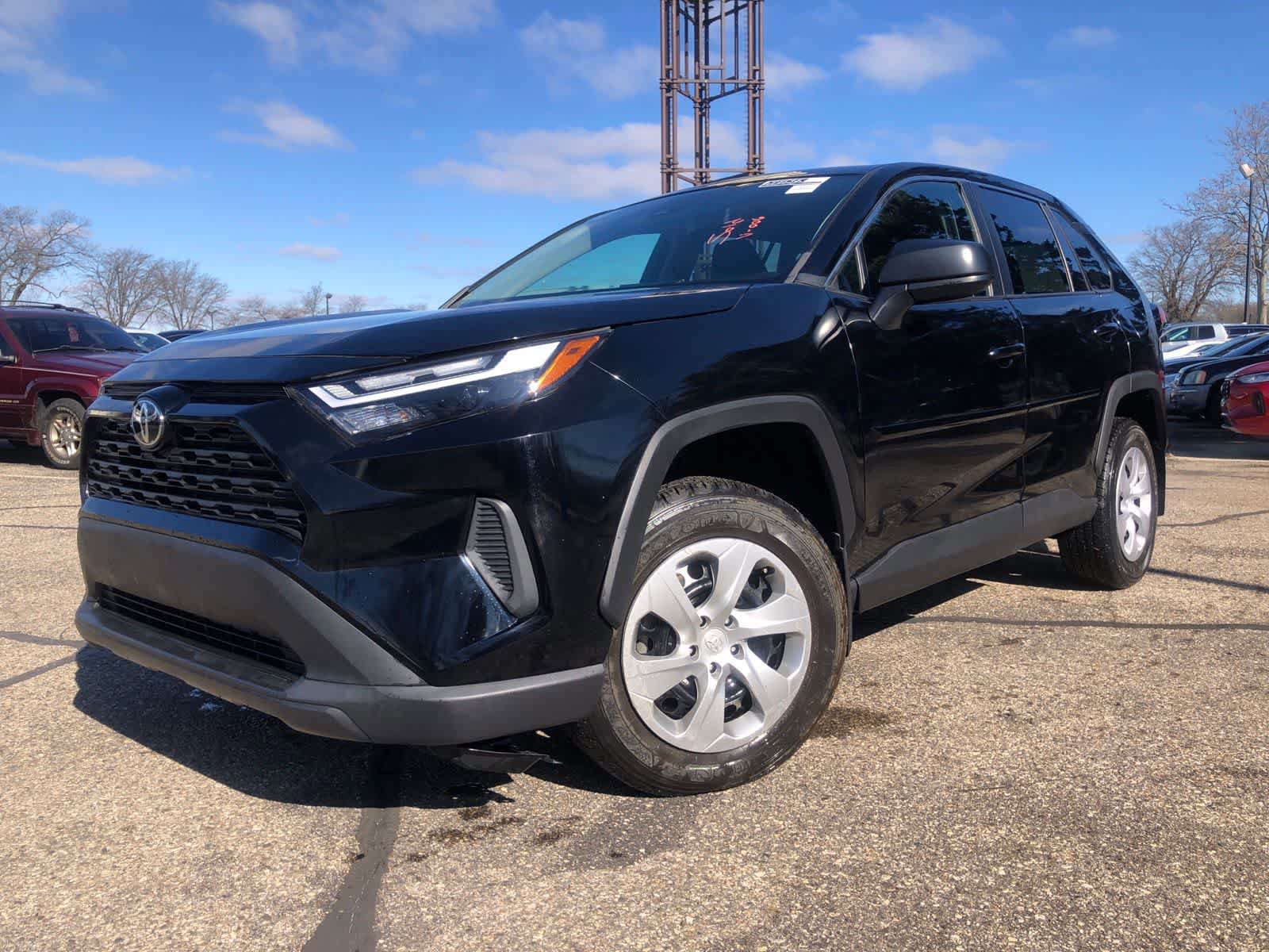 Used 2023 Toyota RAV4 LE AWD/4WD image 1