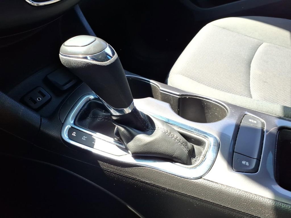Used 2019 Chevrolet Cruze LT FWD image 20