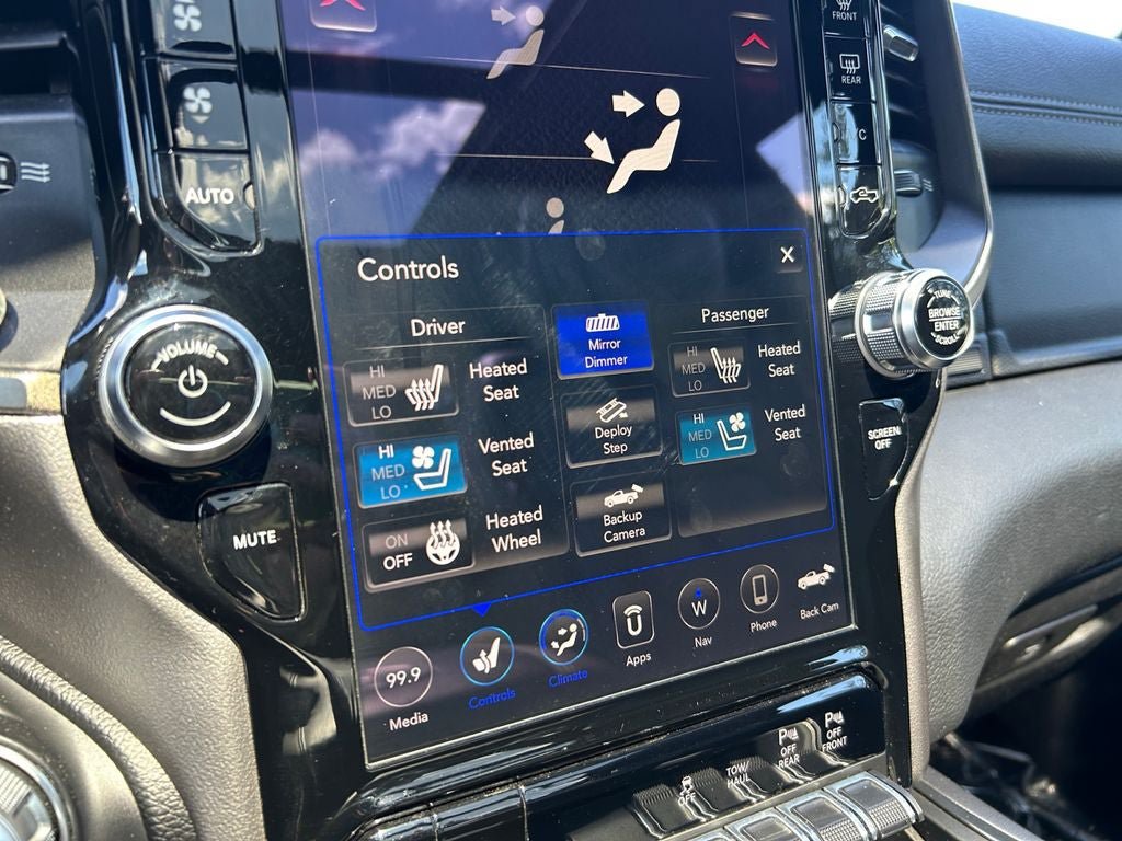 Used 2019 RAM 1500 Sport w/ Leather & Sound Group AWD/4WD image 33