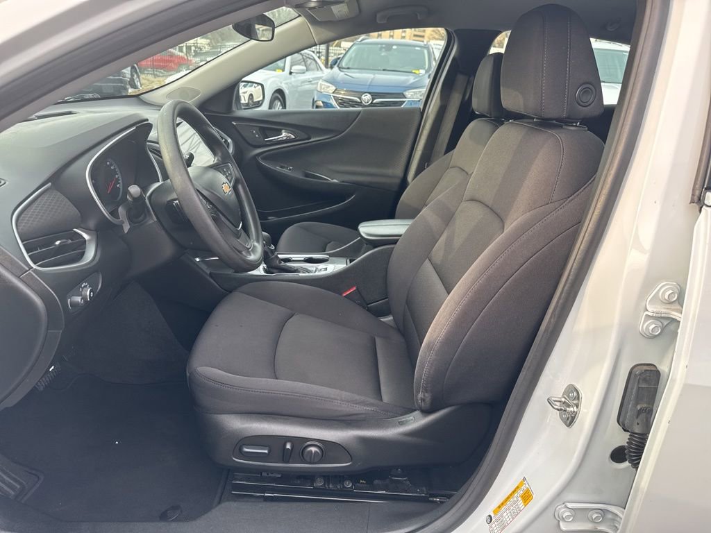 Used 2023 Chevrolet Malibu LT image 14