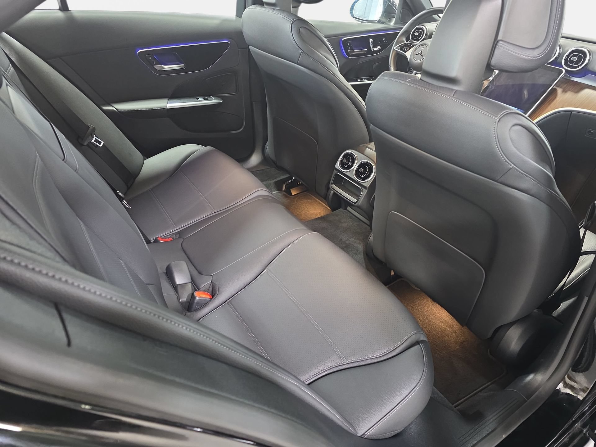 Certified 2025 Mercedes-Benz C 300 4MATIC Sedan image 11