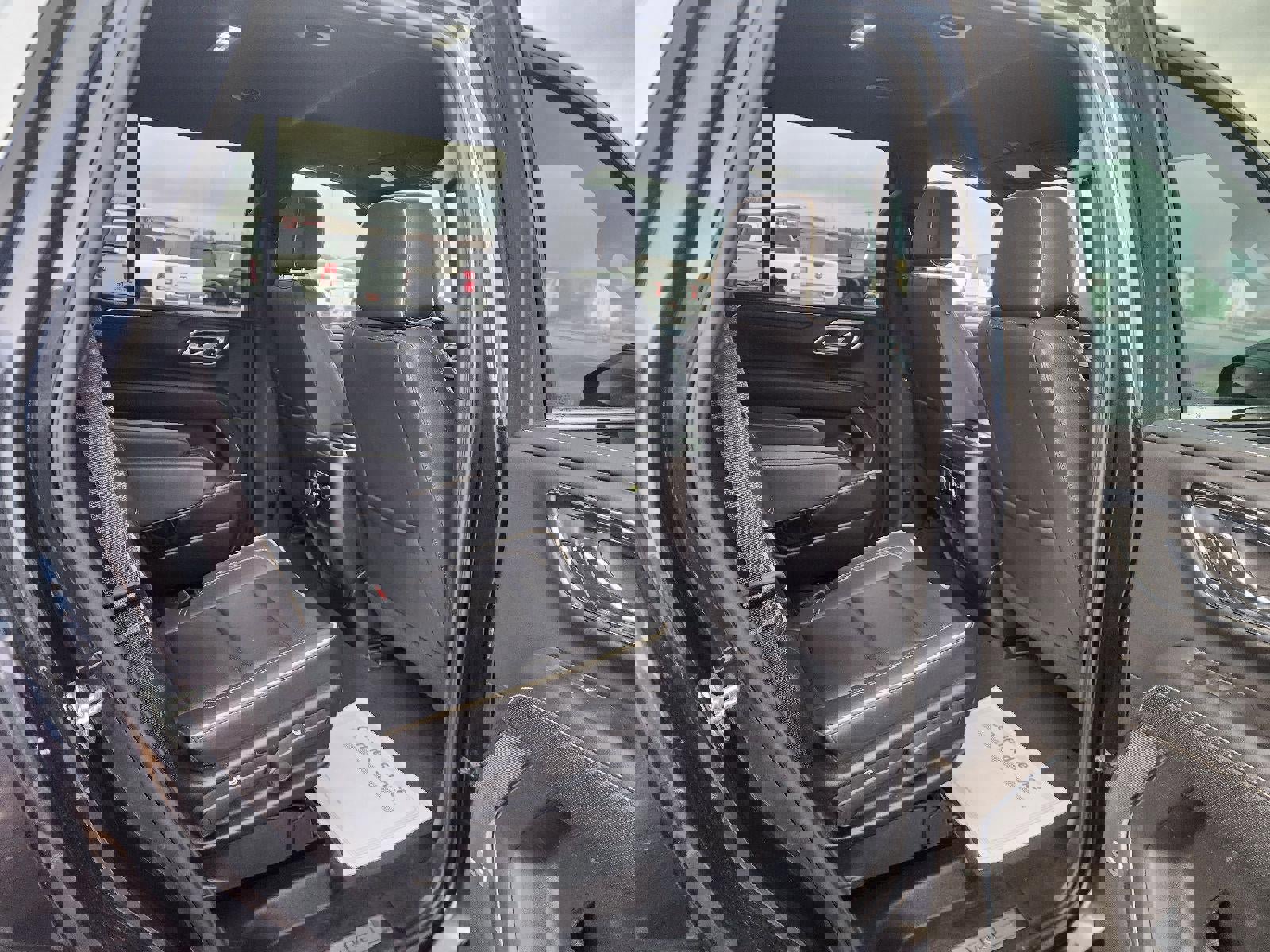 Used 2024 Chevrolet Tahoe Premier image 13