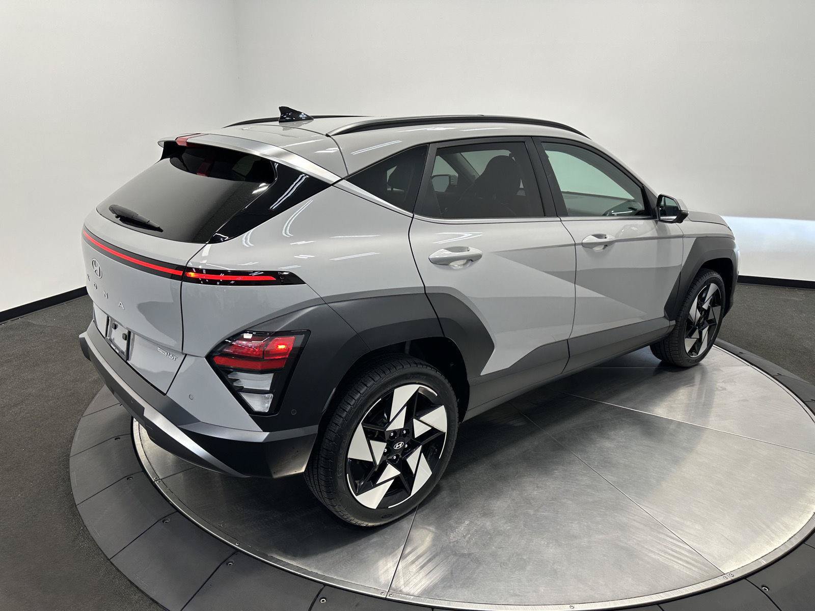 Certified 2024 Hyundai Kona Limited AWD/4WD image 7