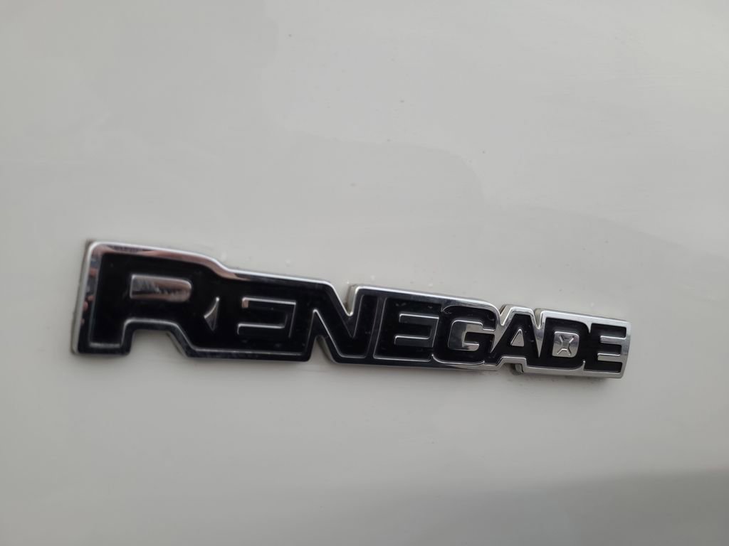 Used 2023 Jeep Renegade Trailhawk AWD/4WD image 19