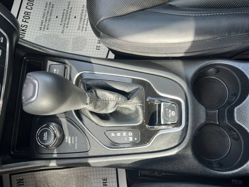 Used 2020 Jeep Cherokee Limited AWD/4WD image 34