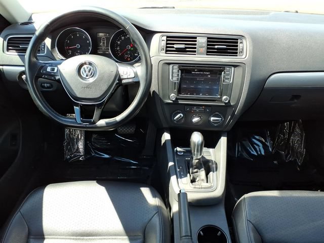 Used 2017 Volkswagen Jetta SE FWD image 12