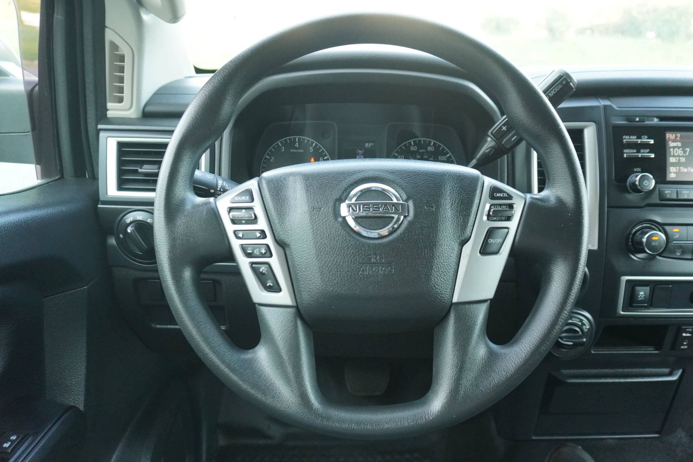 Used 2017 Nissan Titan S AWD/4WD image 25