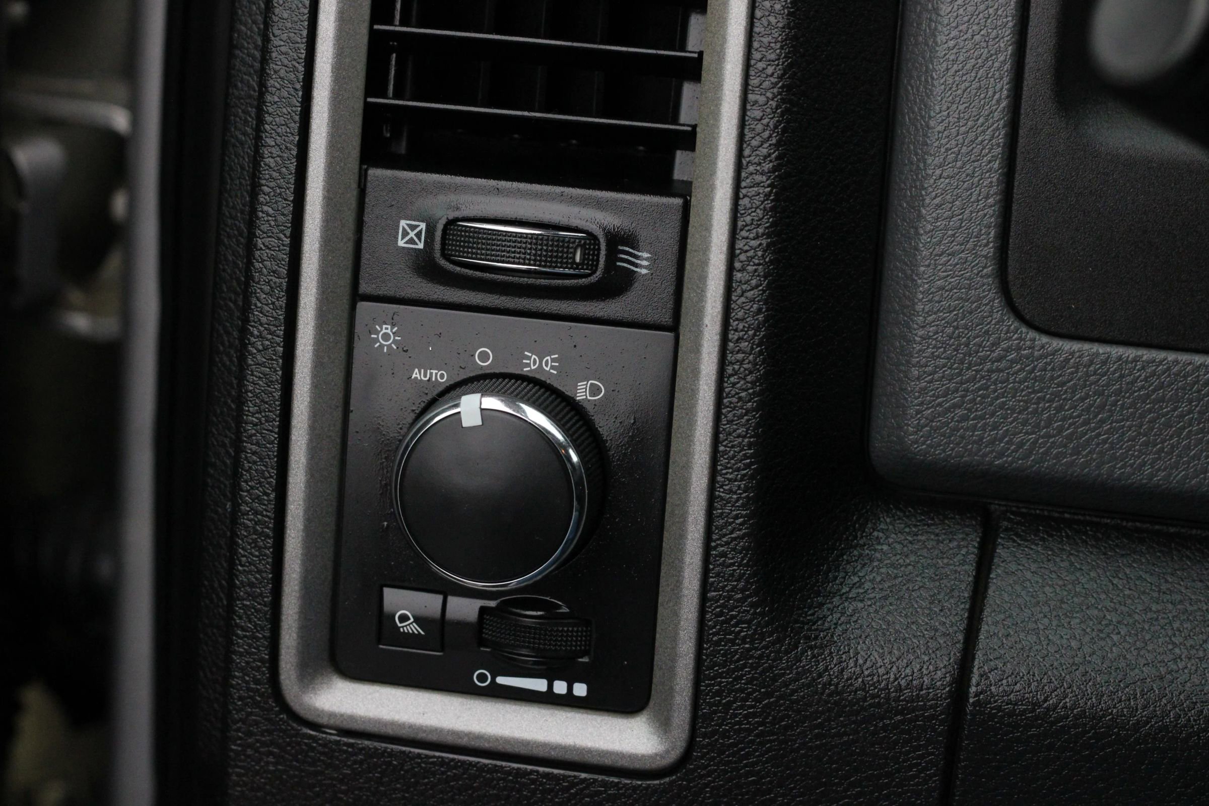 Used 2015 RAM 2500 Tradesman w/ Chrome Appearance Group image 20