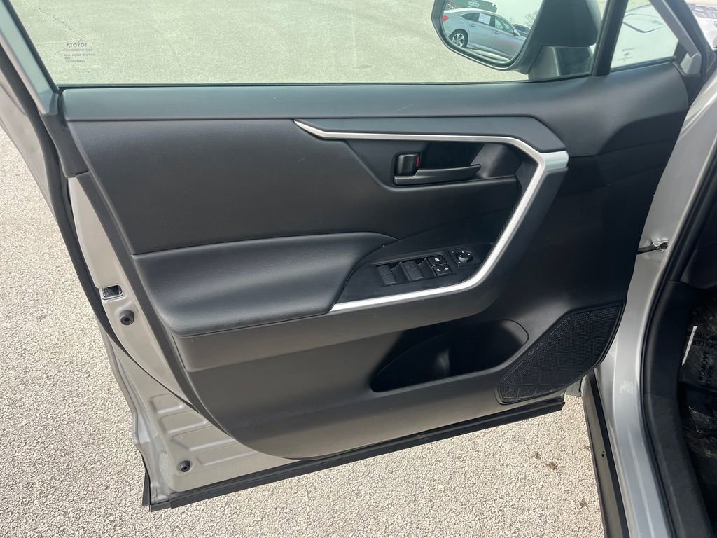 Used 2024 Toyota RAV4 LE image 19