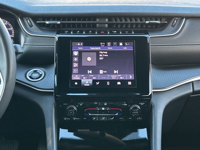 Used 2023 Jeep Grand Cherokee L Laredo image 28