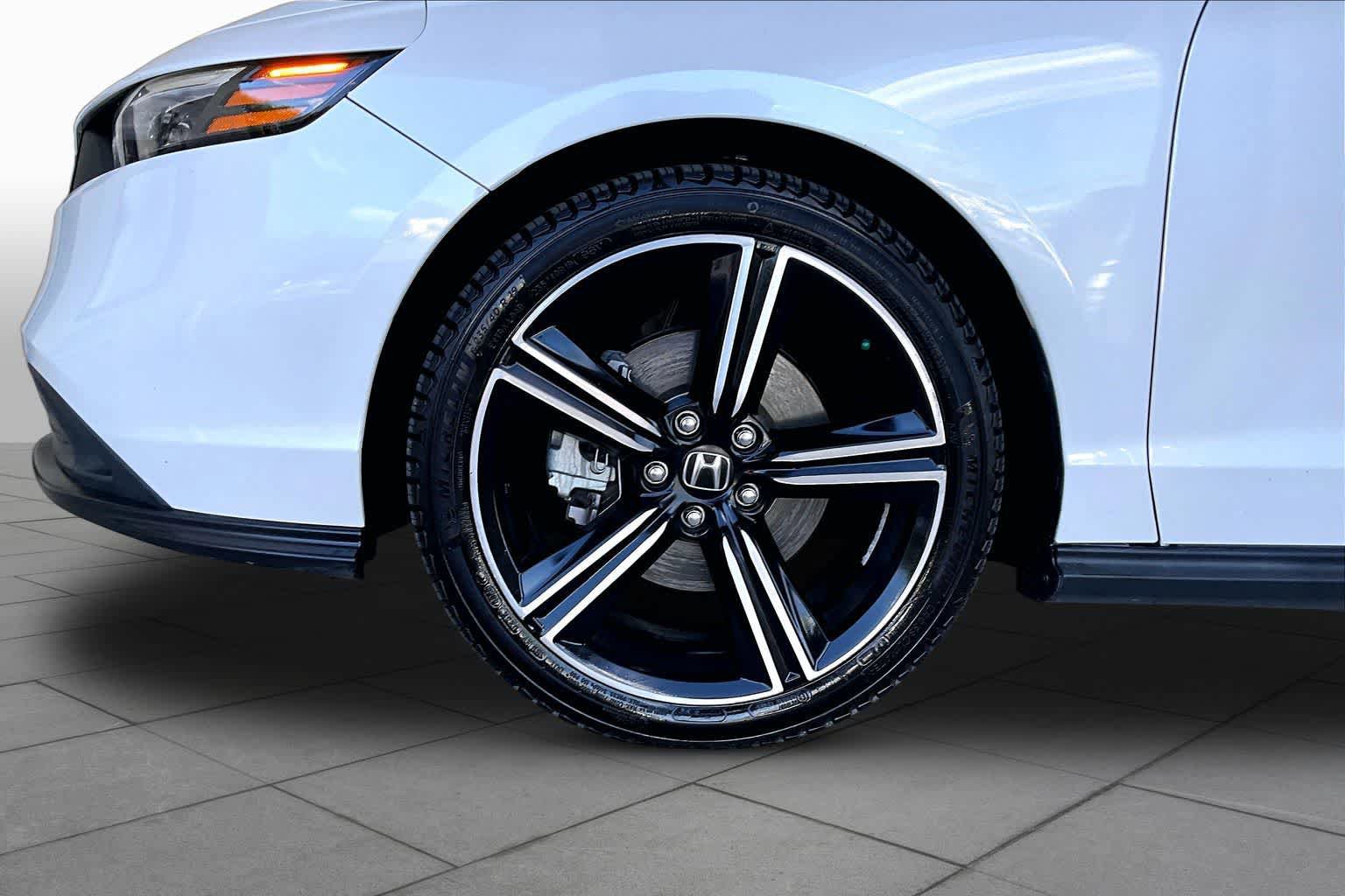 Used 2023 Honda Accord Sport image 11