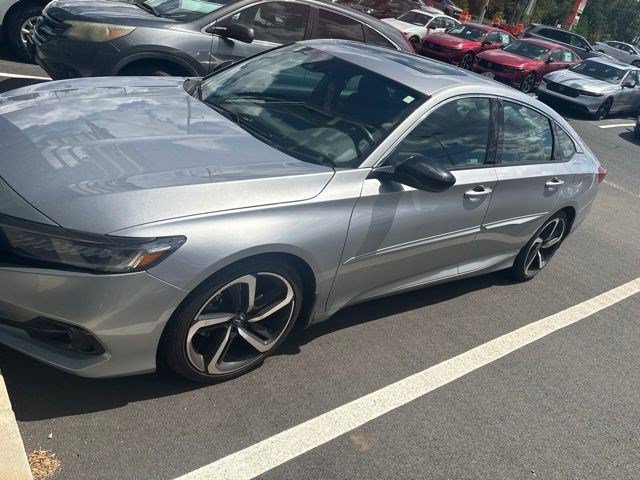 Used 2022 Honda Accord Sport image 2