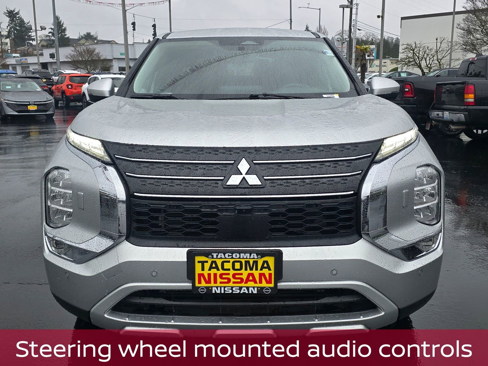 Used 2024 Mitsubishi Outlander SE image 9