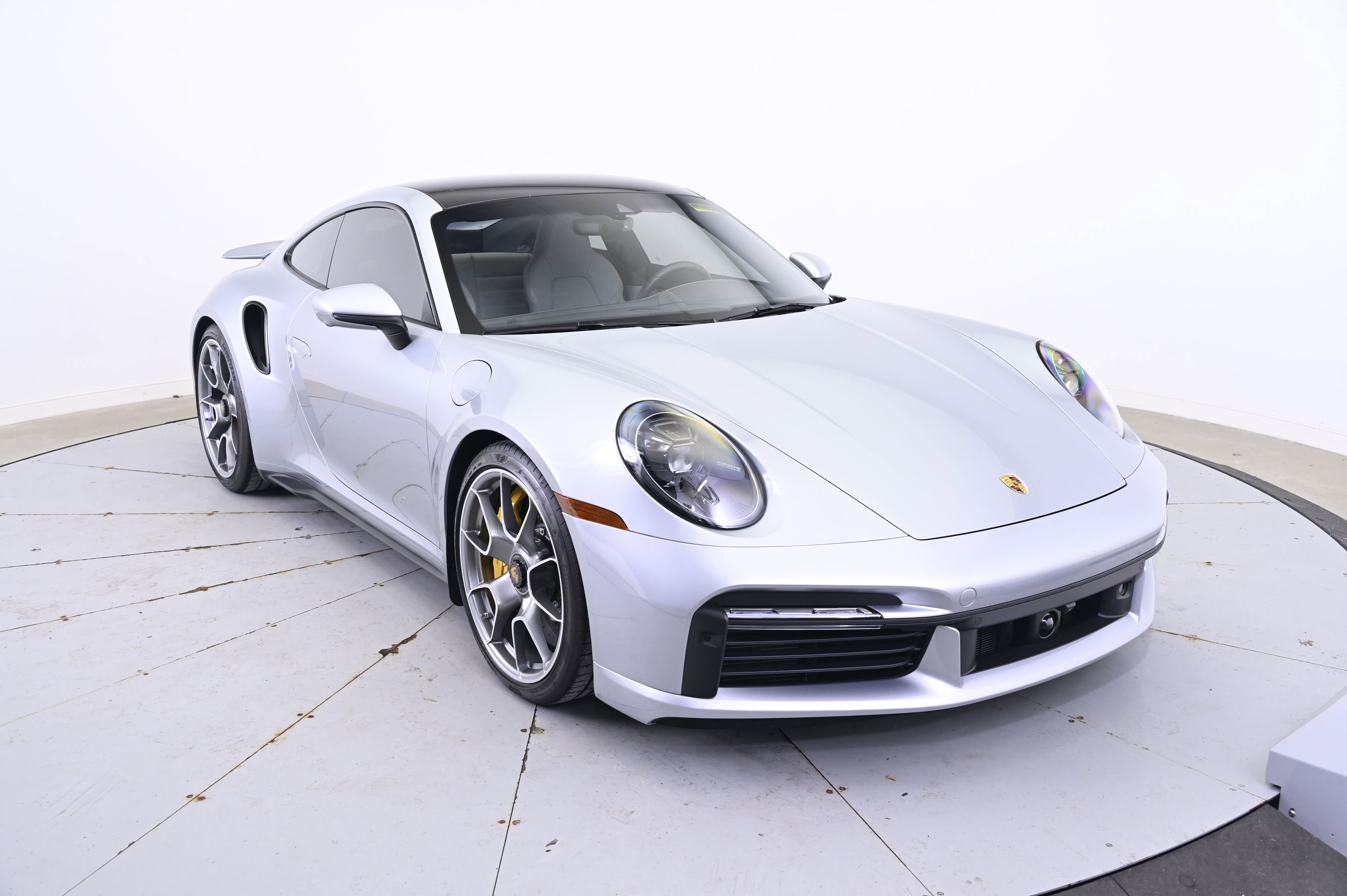 Used 2021 Porsche 911 Turbo image 9