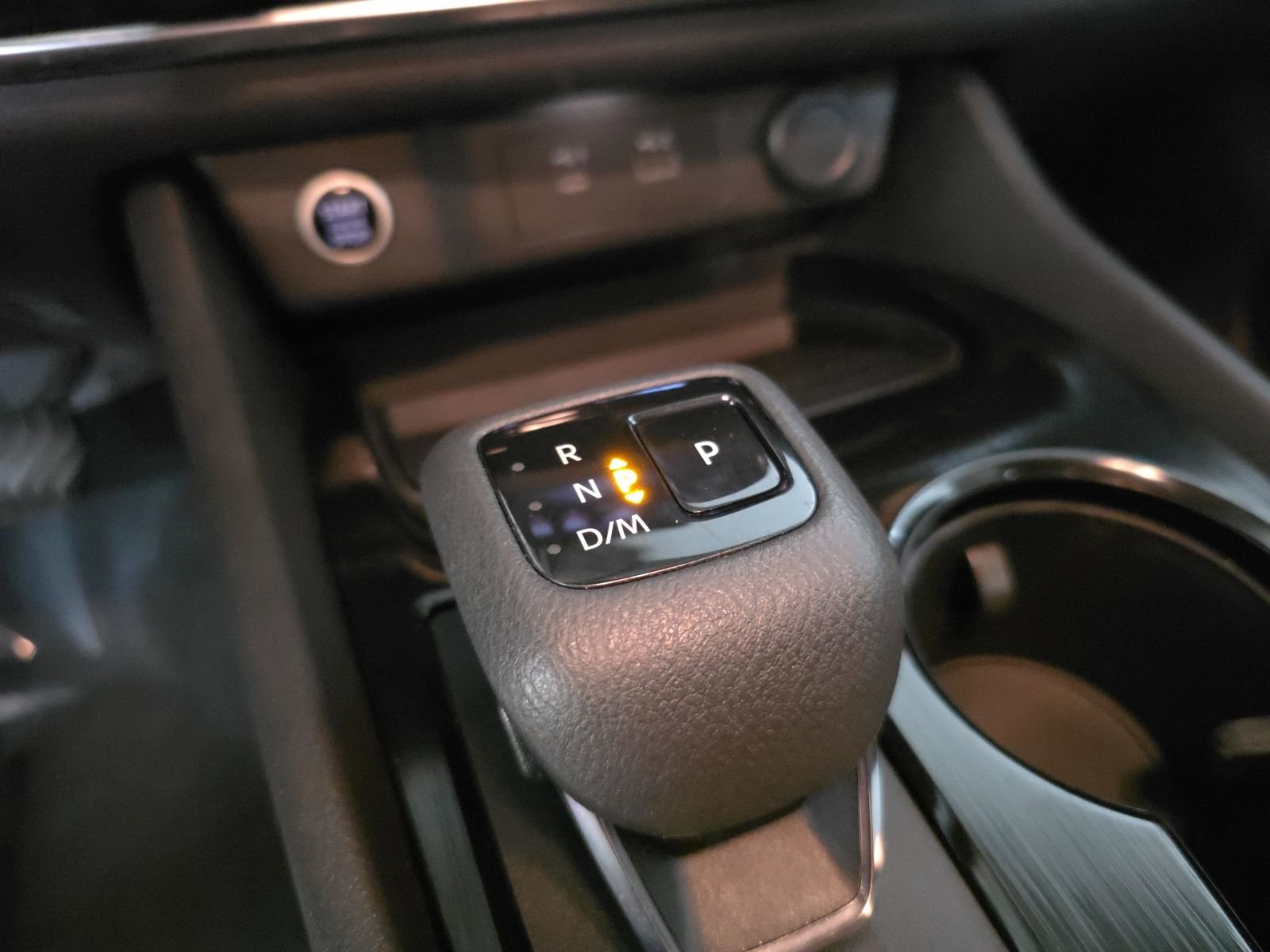 Used 2022 Nissan Rogue SV image 24