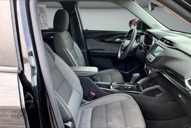 Used 2022 Chevrolet TrailBlazer LT FWD image 27