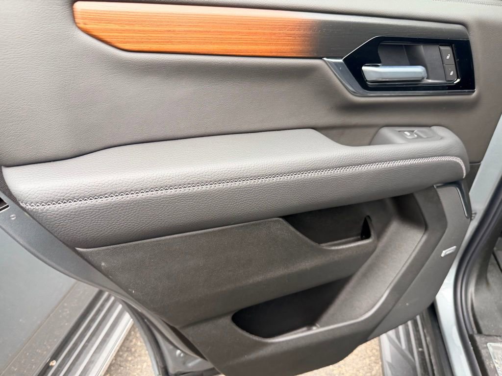 New 2026 GMC Yukon Denali w/ LPO, Floor Liner Package image 33