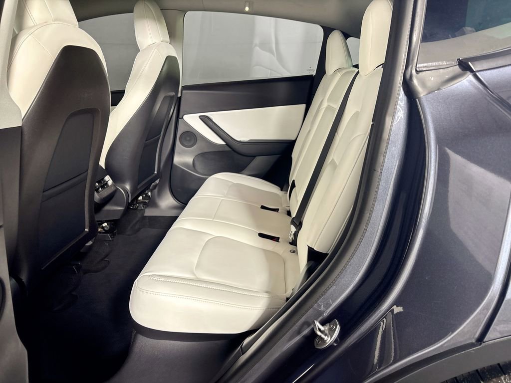 Used 2020 Tesla Model Y Long Range image 21