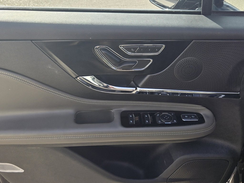 Certified 2023 Lincoln Corsair AWD image 37